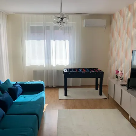Apartment Free Bicycles And Garage In The Center *